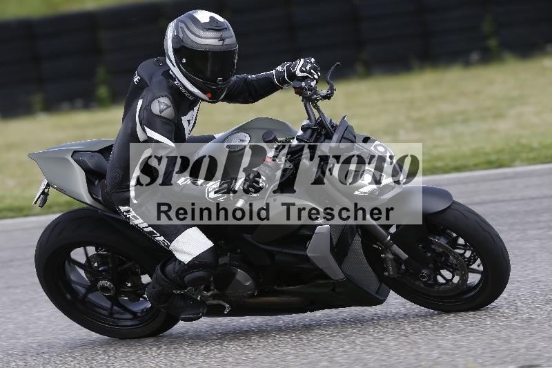 Archiv-2025/09 22.04.2025 Cornu Master School ADR/gruen-vert/29